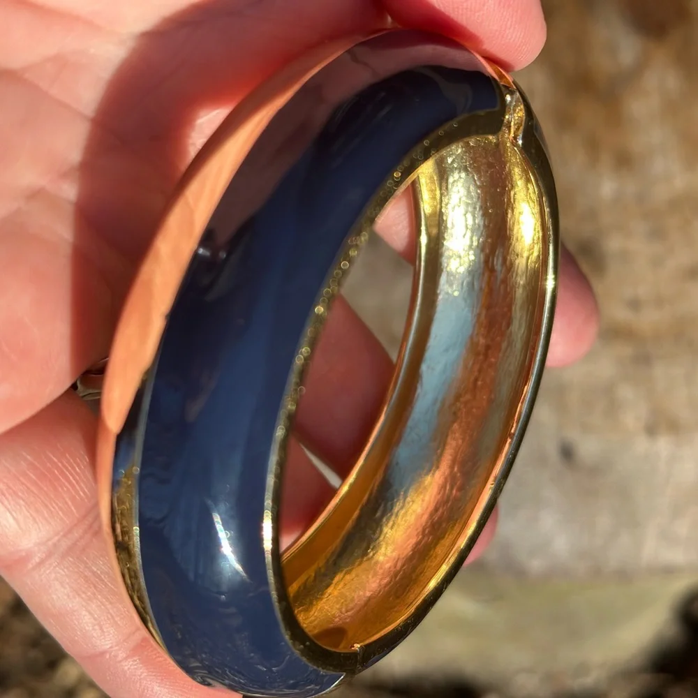 Gorgeous classic navy and gold cuff bracelet with hinged opening - Picture 1 of 9